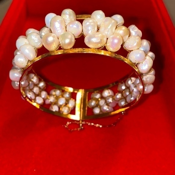 BRACELET
14K Pearls & Gold woman’s Bracelet ambiance vintage look for chic woman - Picture 2 of 9